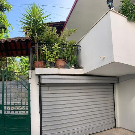 Christina'S House With 2 Bedrooms And Free Parking Gjirokaster Luaran gambar