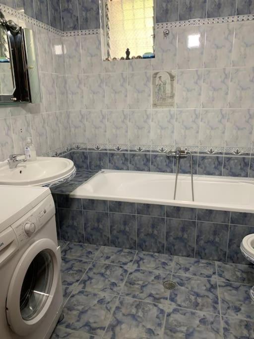 Christina'S House With 2 Bedrooms And Free Parking Gjirokaster Luaran gambar