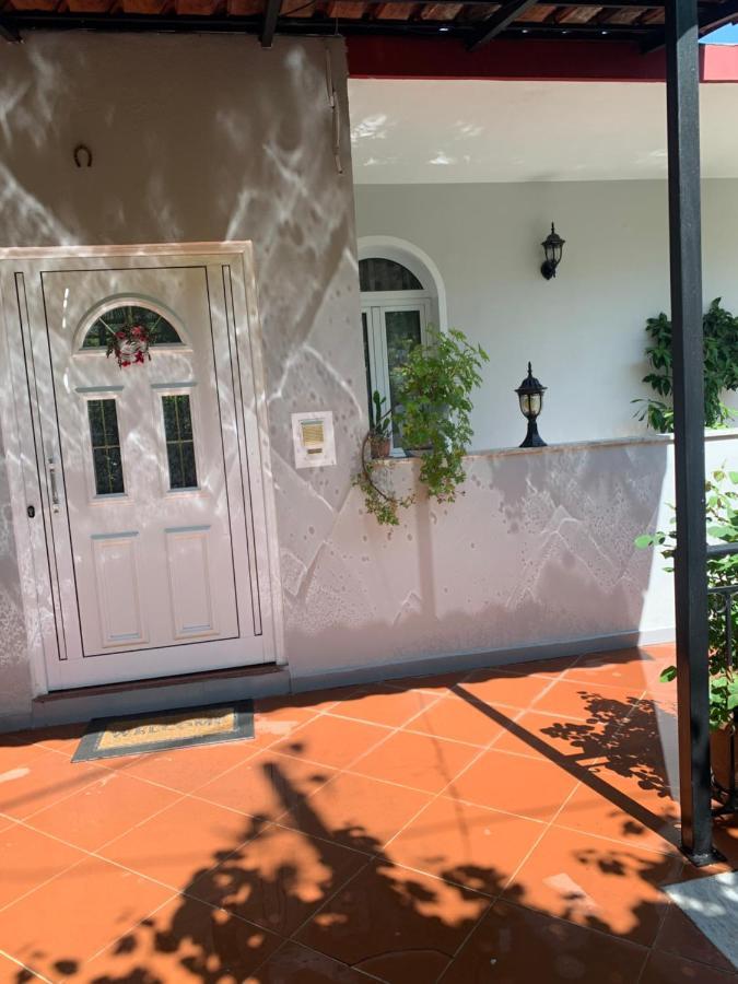 Christina'S House With 2 Bedrooms And Free Parking Gjirokaster Luaran gambar